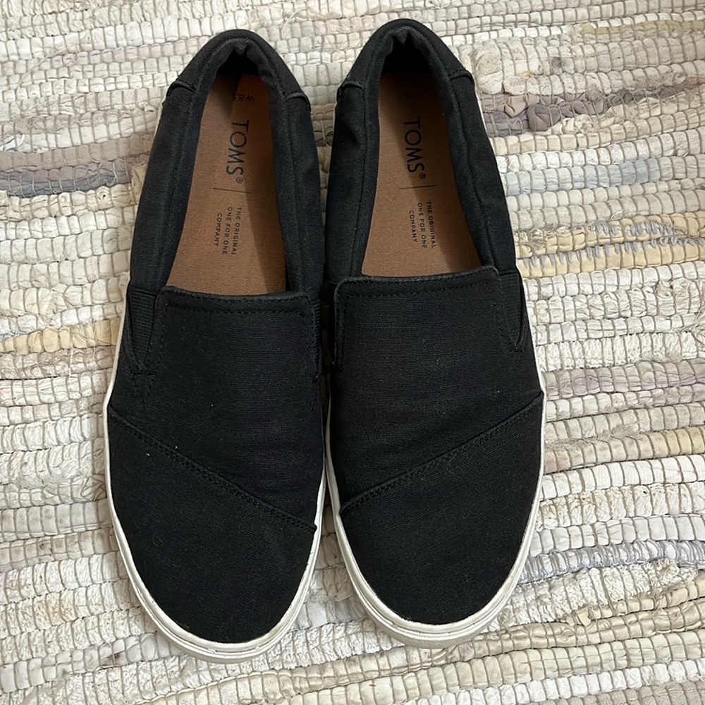 TOMS Women's,  black Parker Slip-On Size 8.5